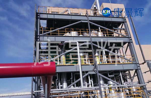 一套多效降膜蒸發器主要是由換熱器、冷凝器、預熱器、分離器等幾部分組成的