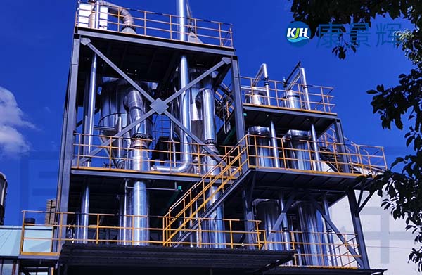 三效蒸發器真空泵是將三效蒸發器內部抽空，保持三效蒸發器內部的真空狀態